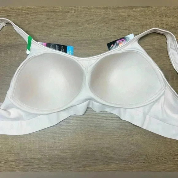 Bali Comfort Revolution No Wire Smoothing Bra Size Large NWT - Picture 4 of 7